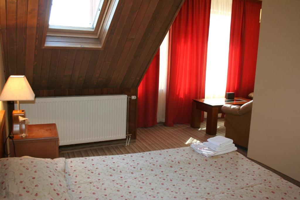Family Hotel Zora Razlog Værelse billede