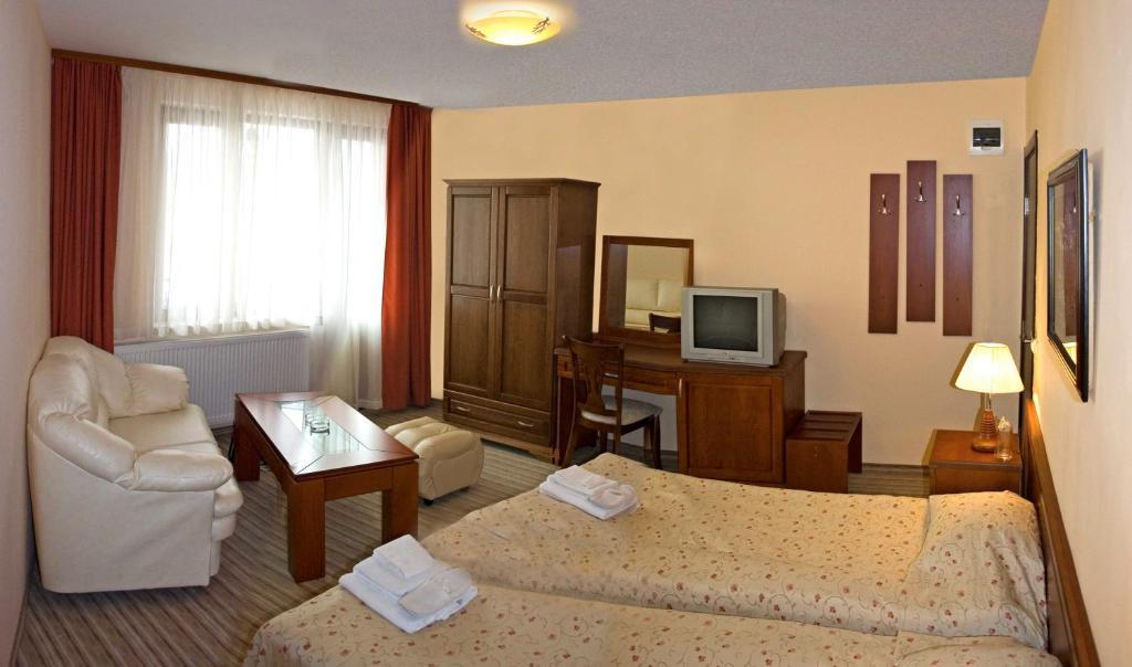 Family Hotel Zora Razlog Værelse billede